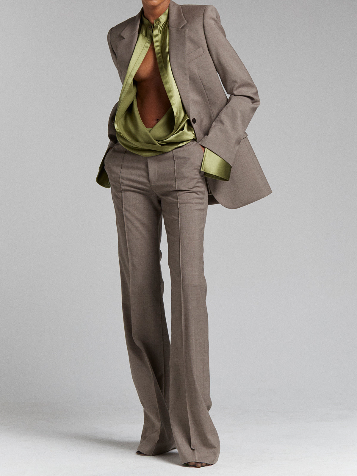 SLIM BLAZER IN FAWN